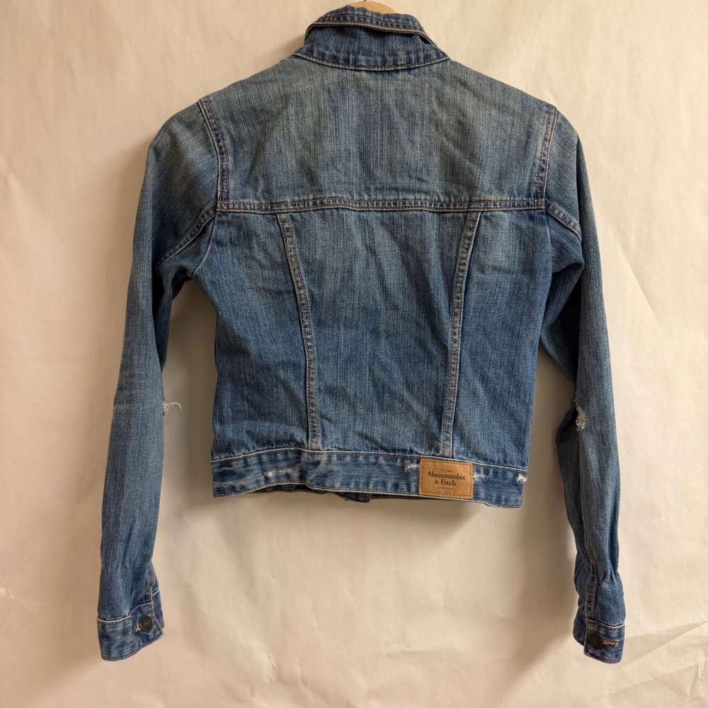 Abercrombie & Fitch Womens XS Distressed Denim Trucker Jean Jacket Wash‎ Blue - Picture 6 of 9